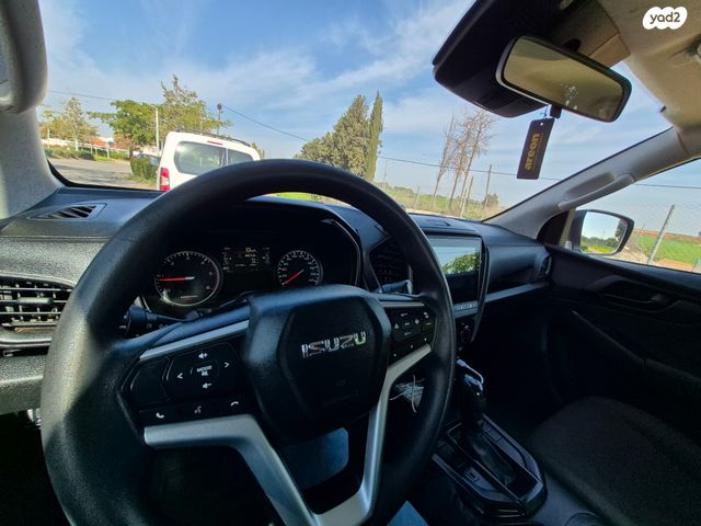 איסוזו די-מקס