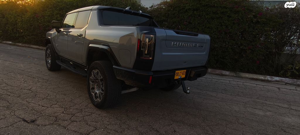 מודעת רכב ג'י.אם.סי האמר EV