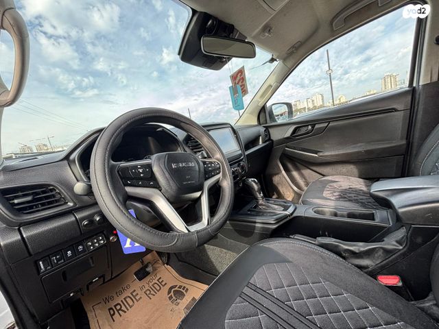 איסוזו די-מקס