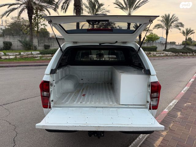 איסוזו די-מקס