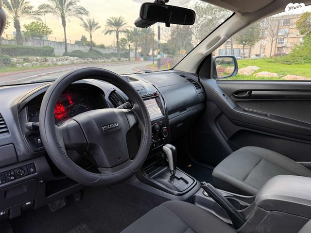 איסוזו די-מקס