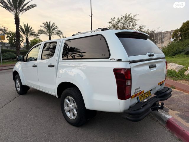 איסוזו די-מקס