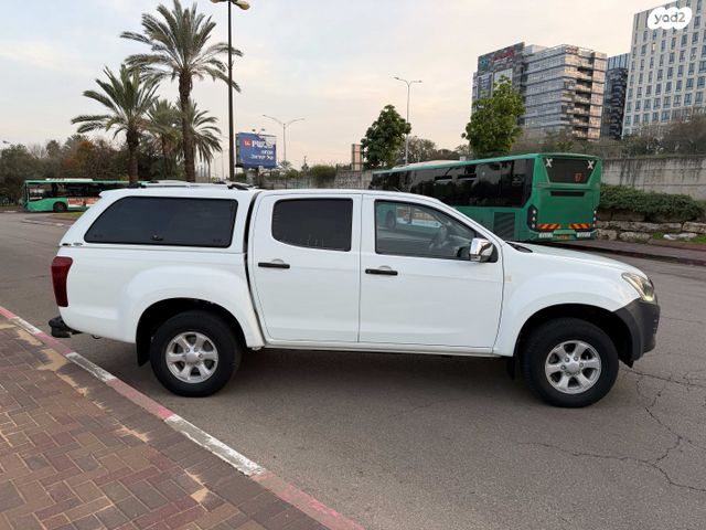 איסוזו די-מקס