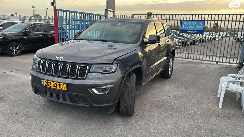 מודעת רכב ג'יפ גרנד צ'ירוקי