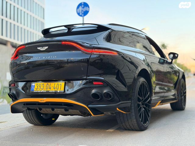 אסטון מרטין DBX