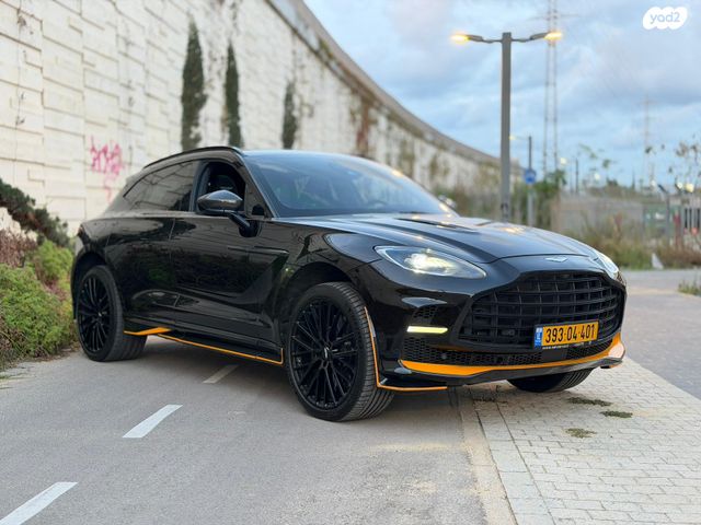 אסטון מרטין DBX