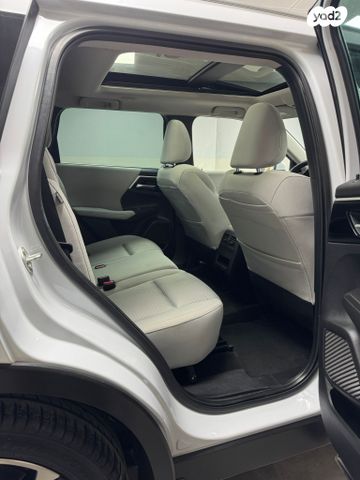 מיצובישי אאוטלנדר