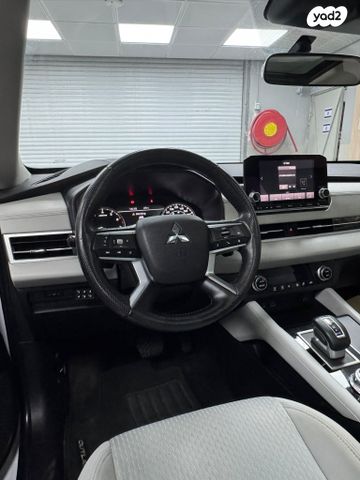 מיצובישי אאוטלנדר