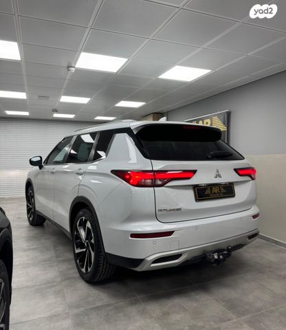 מיצובישי אאוטלנדר