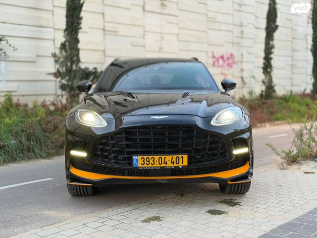 אסטון מרטין DBX