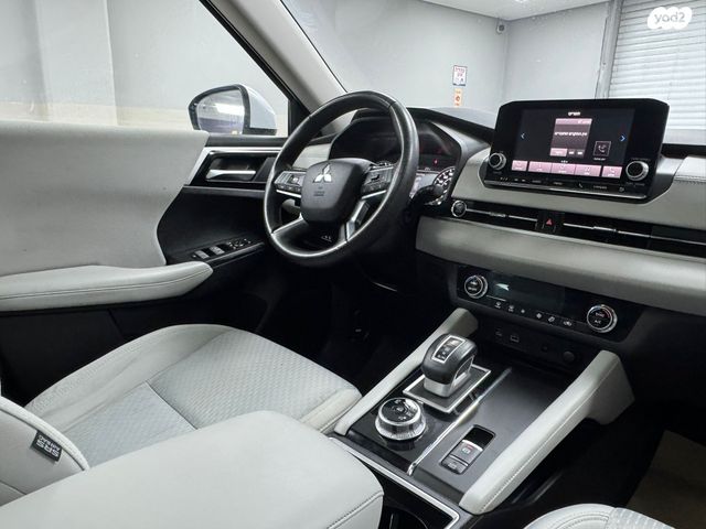 מיצובישי אאוטלנדר