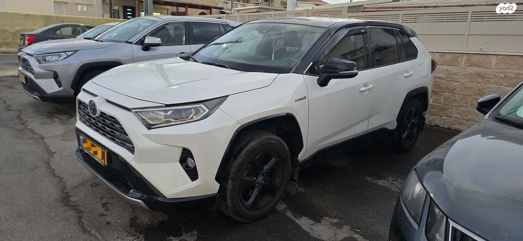 טויוטה RAV4