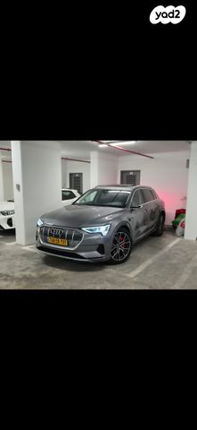 מודעת רכב אאודי E-tron