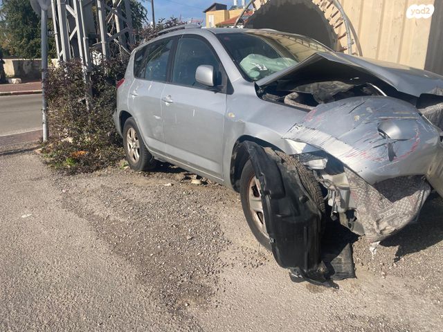 מודעת רכב טויוטה RAV4