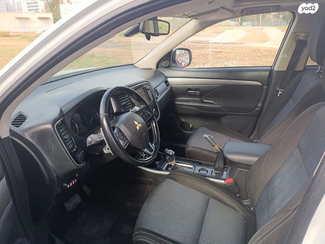 מיצובישי אאוטלנדר