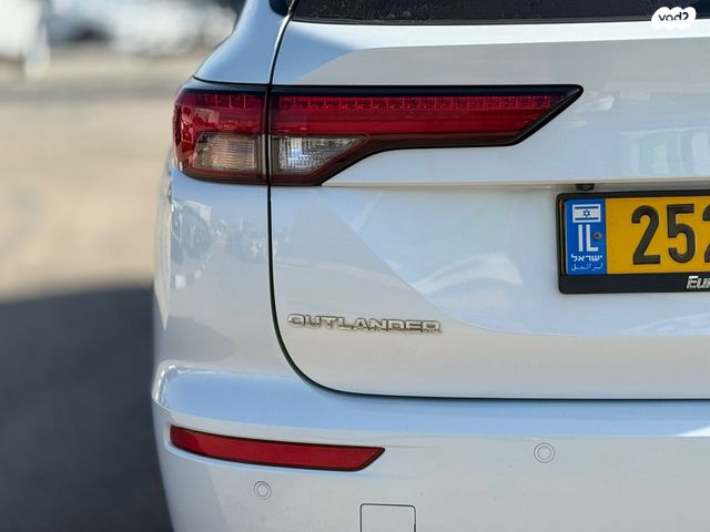 מיצובישי אאוטלנדר