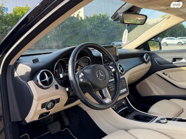 מרצדס-בנץ GLA
