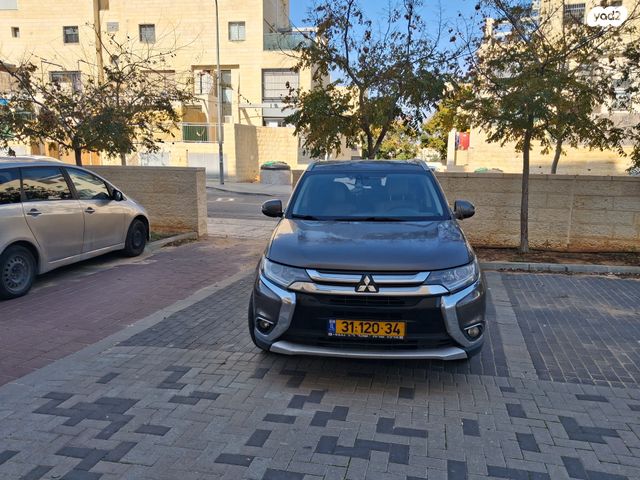 מיצובישי אאוטלנדר