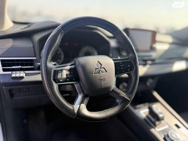 מיצובישי אאוטלנדר