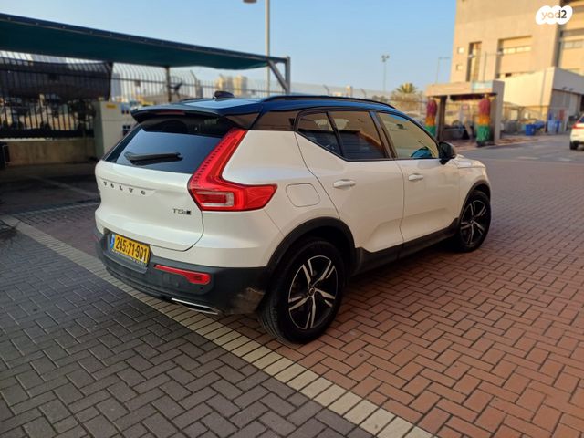 וולוו XC40