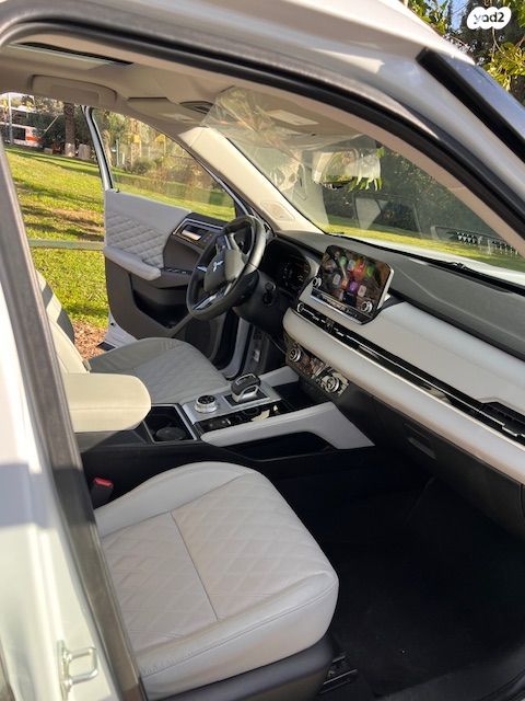 מיצובישי אאוטלנדר