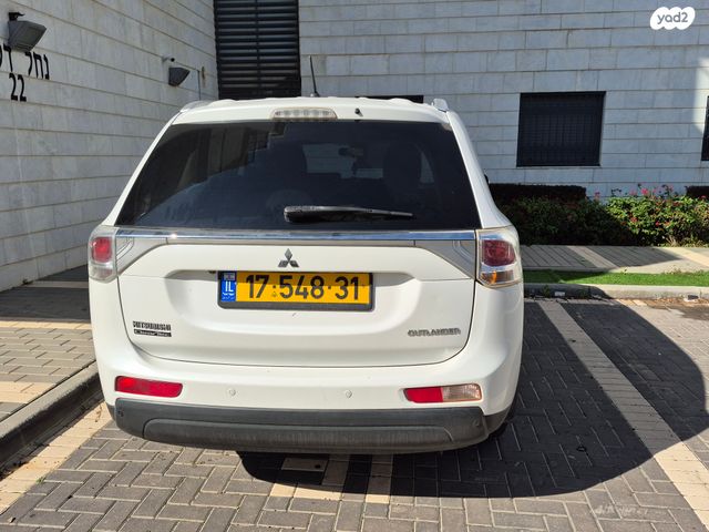 מיצובישי אאוטלנדר