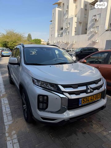 מודעת רכב מיצובישי ASX