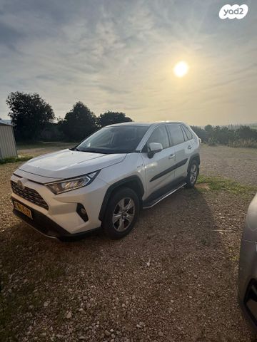 טויוטה RAV4