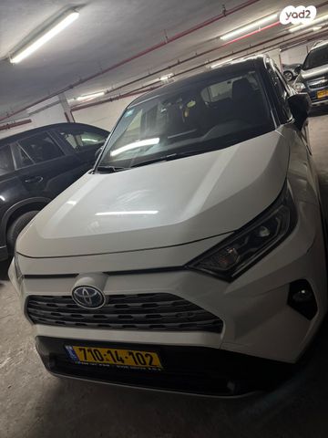 טויוטה RAV4