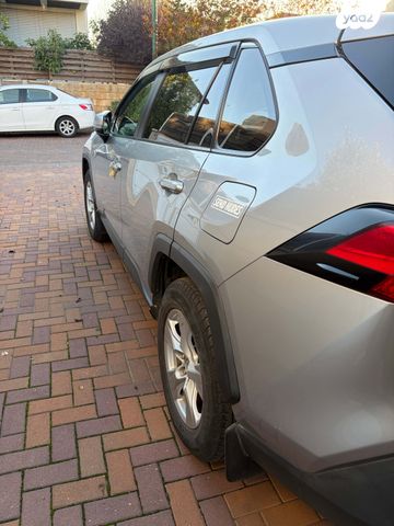 מודעת רכב טויוטה RAV4