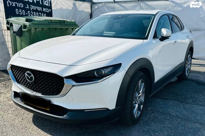 מודעת רכב מאזדה CX-30