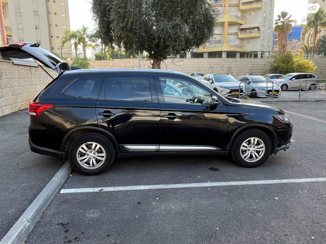 מיצובישי אאוטלנדר