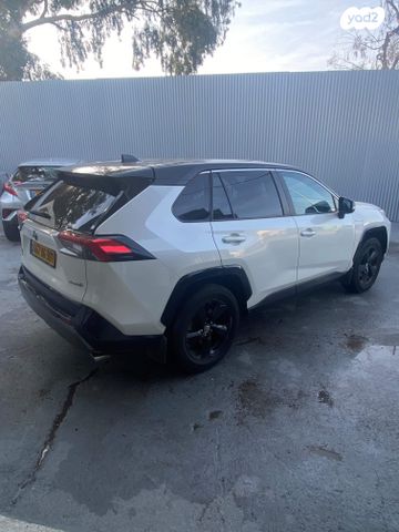 טויוטה RAV4