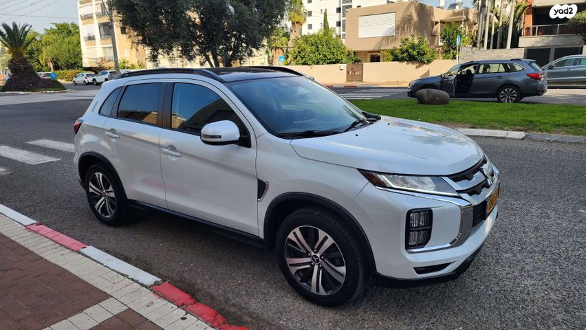 מודעת רכב מיצובישי ASX