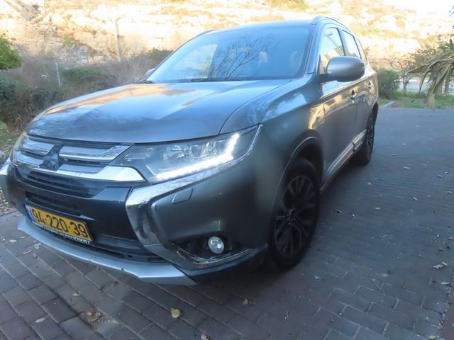 מיצובישי אאוטלנדר