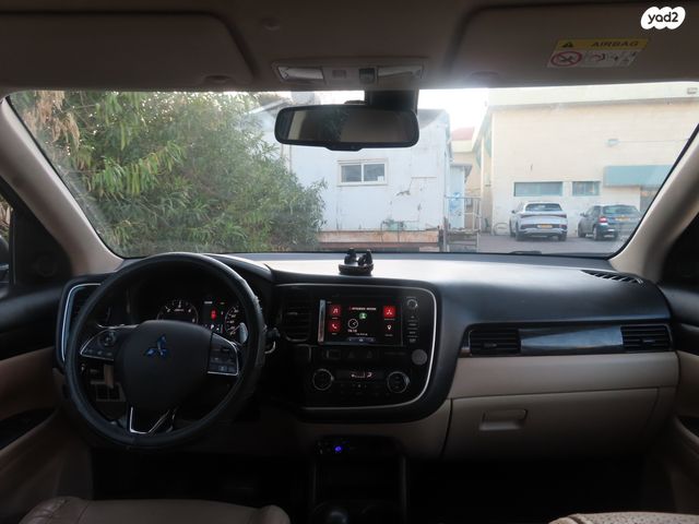 מיצובישי אאוטלנדר