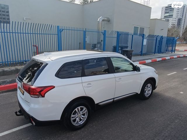 מיצובישי אאוטלנדר