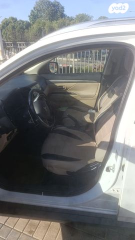 מיצובישי אאוטלנדר