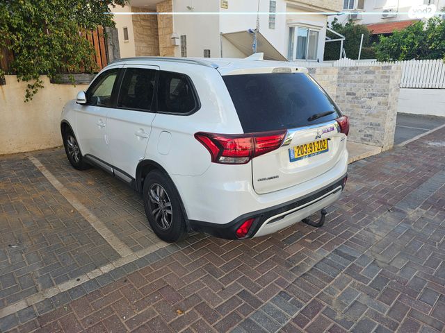 מודעת רכב מיצובישי אאוטלנדר