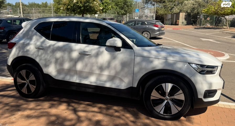 מודעת רכב וולוו XC40