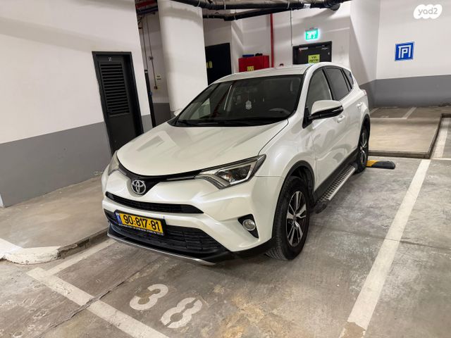 מודעת רכב טויוטה RAV4