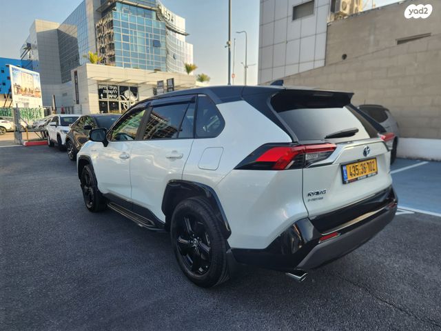 טויוטה RAV4