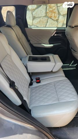 מיצובישי אאוטלנדר