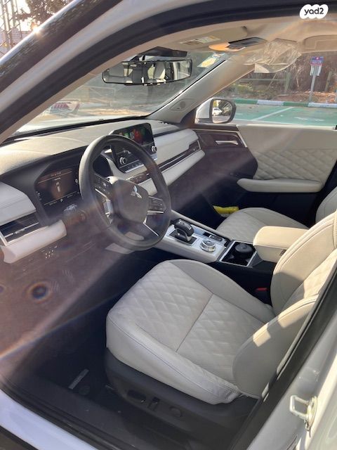 מיצובישי אאוטלנדר