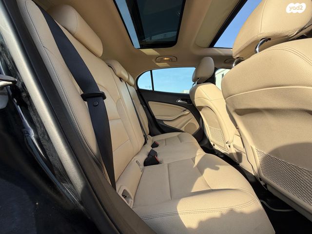 מרצדס-בנץ GLA