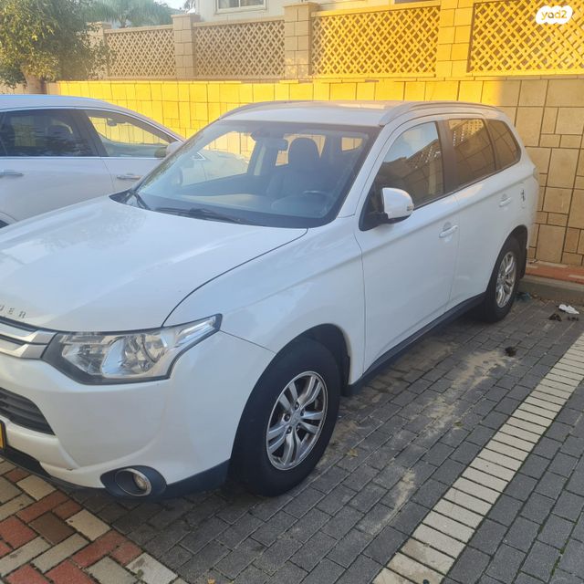 מיצובישי אאוטלנדר