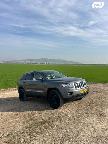 מודעת רכב ג'יפ גרנד צ'ירוקי