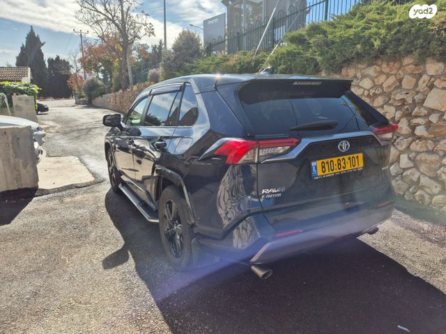 טויוטה RAV4
