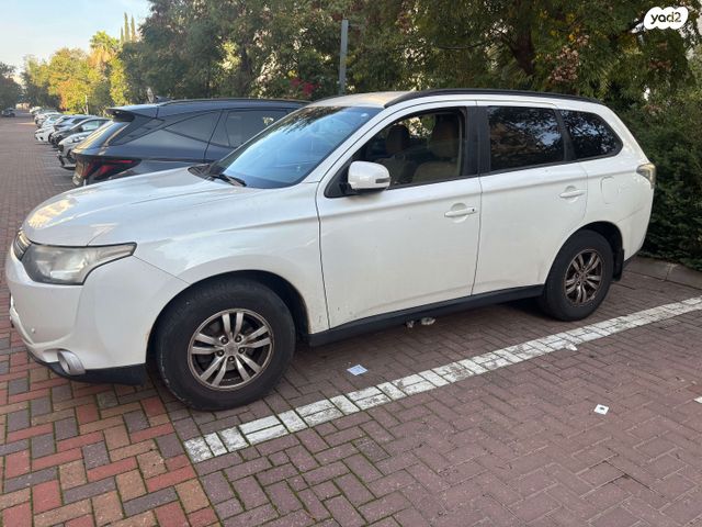 מיצובישי אאוטלנדר