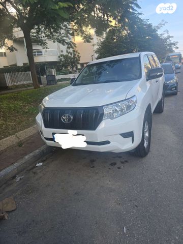 טויוטה לנד קרוזר